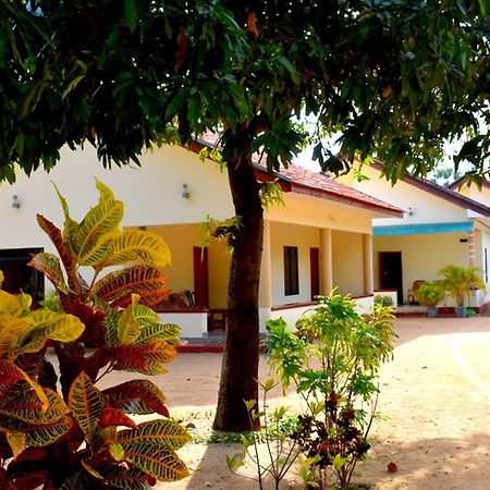 Yaswi Guest House Passikudah Exterior foto
