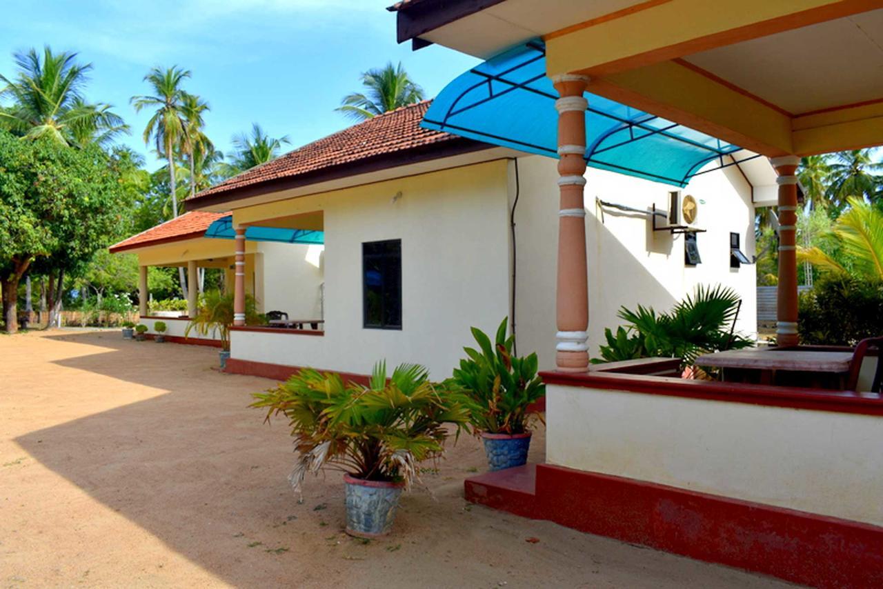 Yaswi Guest House Passikudah Exterior foto